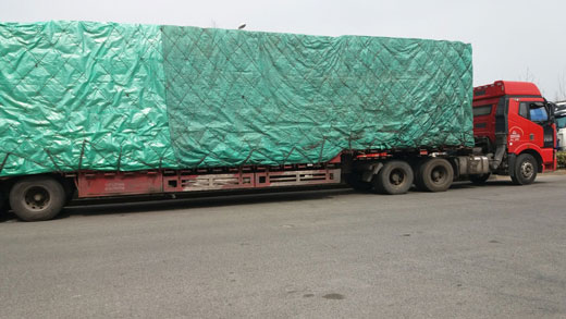 偉博物流貨運(yùn)卡車(chē)